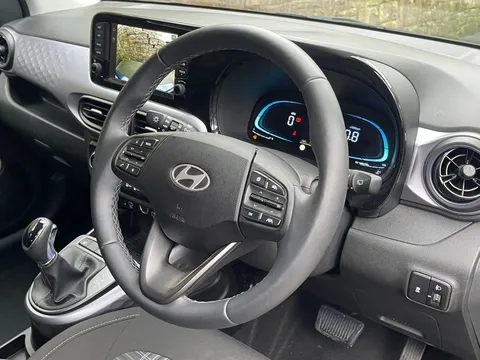 EN24WBU Hyundai i10 1.0 [63] Premium 5dr Auto [Nav] Thumbnail #9