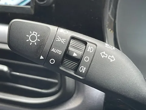 EN24WBU Hyundai i10 1.0 [63] Premium 5dr Auto [Nav] Thumbnail #10