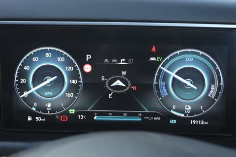 DG73NFF Hyundai Tucson 1.6 TGDi Hybrid 230 Ultimate 5dr 2WD Auto Thumbnail #24