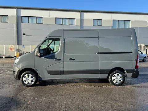 DN75XCH Nissan Interstar 2.3 dci 135ps H2 Tekna+ Van Thumbnail #5