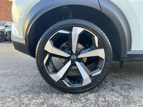 DN73XYY Nissan Juke 1.0 DiG-T 114 Tekna 5dr Thumbnail #10