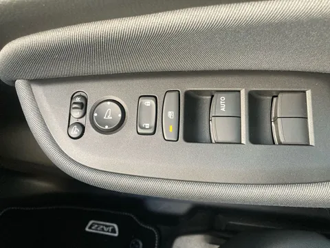 DE25XHK Honda Jazz 1.5 i-MMD Hybrid Elegance 5dr eCVT Thumbnail #16