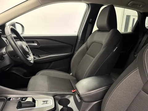 DE23NWW Nissan Qashqai 1.5 E-Power N-Connecta [Glass Roof] 5dr Auto Thumbnail #17