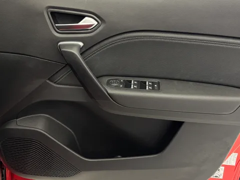 DS23FZG Renault Captur 1.0 TCE 90 Rive Gauche 5dr Thumbnail #16