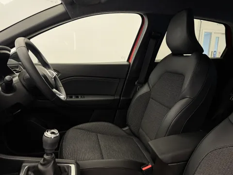 DS23FZG Renault Captur 1.0 TCE 90 Rive Gauche 5dr Thumbnail #26