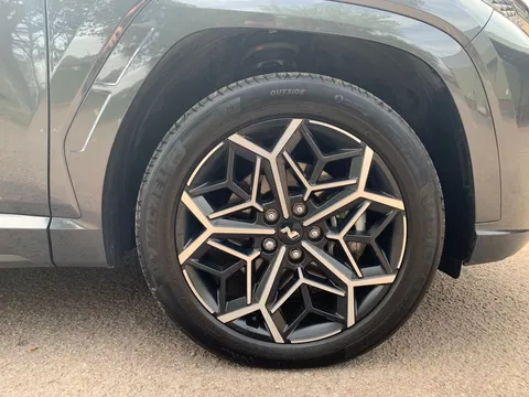 DN73HEJ Hyundai Tucson 1.6 TGDi Plug-in Hybrid N Line 5dr 4WD Auto Thumbnail #4