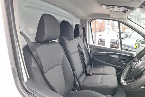 HV72ZHO Renault Trafic LL30 Blue dCi 130 Business+ Van Thumbnail #11