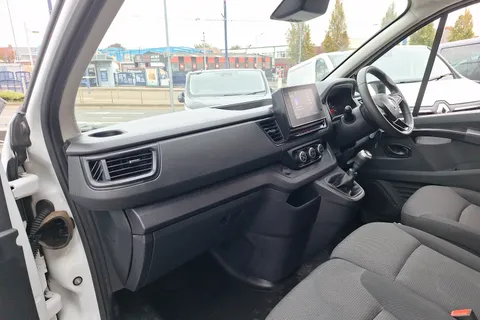 HV72ZHO Renault Trafic LL30 Blue dCi 130 Business+ Van Thumbnail #27