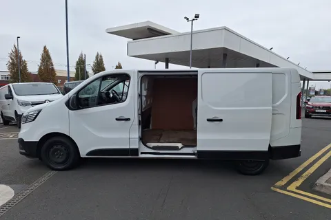 HV72ZHO Renault Trafic LL30 Blue dCi 130 Business+ Van Thumbnail #17