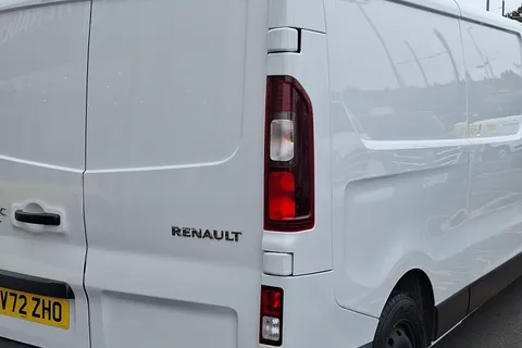 HV72ZHO Renault Trafic LL30 Blue dCi 130 Business+ Van Thumbnail #19