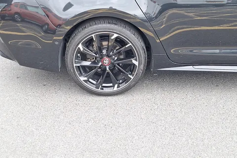 DA22UDD Toyota Corolla 2.0 VVT-i Hybrid GR Sport 5dr CVT Thumbnail #5