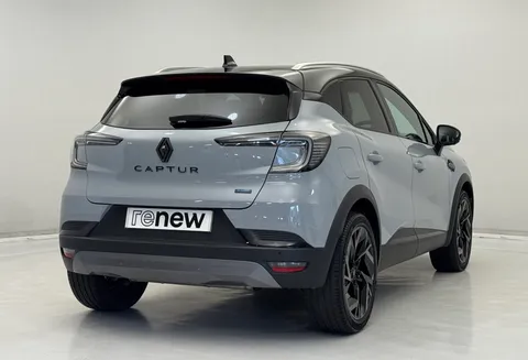 YP74VYB Renault Captur 1.6 E-Tech Full Hybrid 145 Esprit Alpine 5dr Auto Thumbnail #5