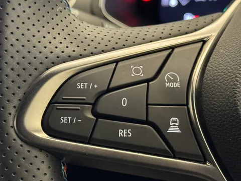 YP74VYB Renault Captur 1.6 E-Tech Full Hybrid 145 Esprit Alpine 5dr Auto Thumbnail #14