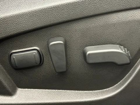 YV73PCF Renault ARKANA 1.6 E-Tech FHEV 145 Esprit Alpine 5dr Auto Thumbnail #12