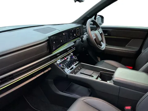 DT25VYV Hyundai Santa Fe 1.6 TGDi PHEV Calligraphy 5dr 4WD Auto [6 Seats] Thumbnail #3