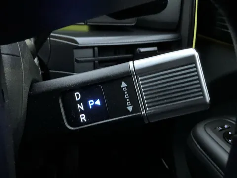 DT25VYV Hyundai Santa Fe 1.6 TGDi PHEV Calligraphy 5dr 4WD Auto [6 Seats] Thumbnail #12