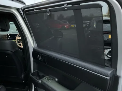 DT25VYV Hyundai Santa Fe 1.6 TGDi PHEV Calligraphy 5dr 4WD Auto [6 Seats] Thumbnail #24