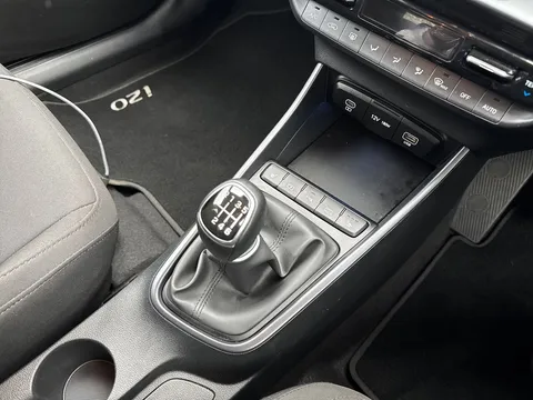 EA74NGU Hyundai i20 1.0T GDi Premium 5dr Thumbnail #18