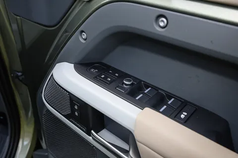 MA20YRX Land Rover Defender 2.0 D240 First Edition 110 5dr Auto Thumbnail #28