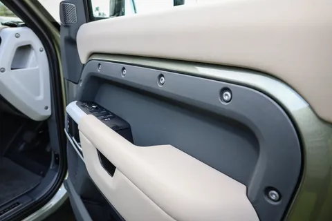 MA20YRX Land Rover Defender 2.0 D240 First Edition 110 5dr Auto Thumbnail #29