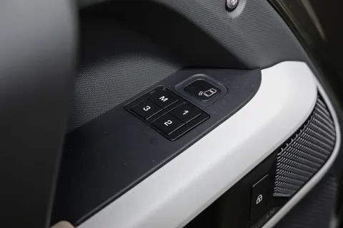 MA20YRX Land Rover Defender 2.0 D240 First Edition 110 5dr Auto Thumbnail #26