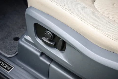 MA20YRX Land Rover Defender 2.0 D240 First Edition 110 5dr Auto Thumbnail #25