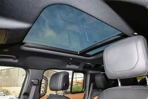 PF70KHR Land Rover Defender 3.0 P400 X 110 5dr Auto [7 Seat] Thumbnail #16