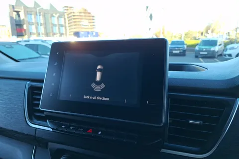 VO72ZHT Renault Trafic SL28 Blue dCi 130 Sport Van Thumbnail #12