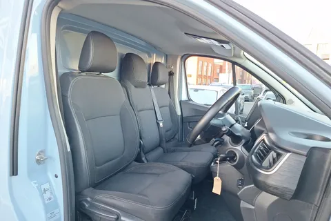 VO72ZHT Renault Trafic SL28 Blue dCi 130 Sport Van Thumbnail #28
