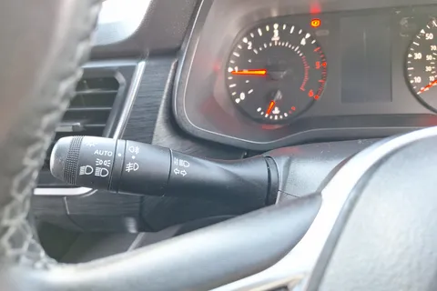 VO72ZHT Renault Trafic SL28 Blue dCi 130 Sport Van Thumbnail #31