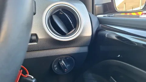 MD18TXO Volkswagen Up 1.0 High Up 5dr Thumbnail #11