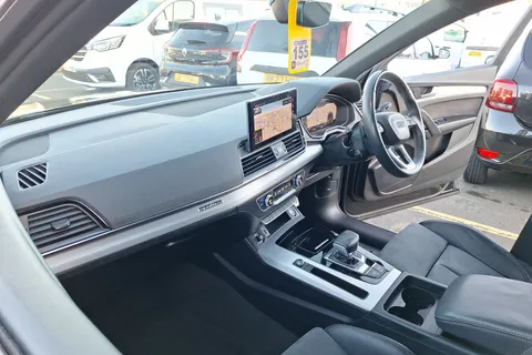 DL71XZA Audi Q5 45 TFSI Quattro S Line 5dr S Tronic Thumbnail #25