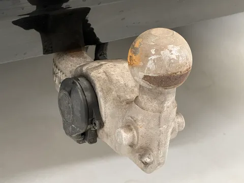 DX71FWR Volvo XC60 2.0 B5P R DESIGN 5dr AWD Geartronic Thumbnail #16