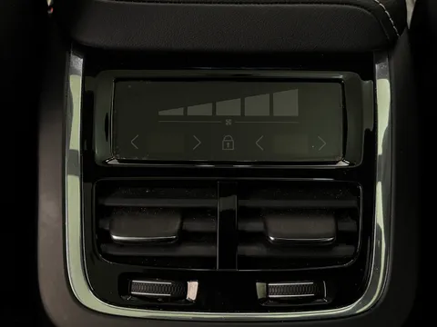 DX71FWR Volvo XC60 2.0 B5P R DESIGN 5dr AWD Geartronic Thumbnail #18