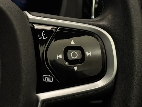 DX71FWR Volvo XC60 2.0 B5P R DESIGN 5dr AWD Geartronic Thumbnail #29