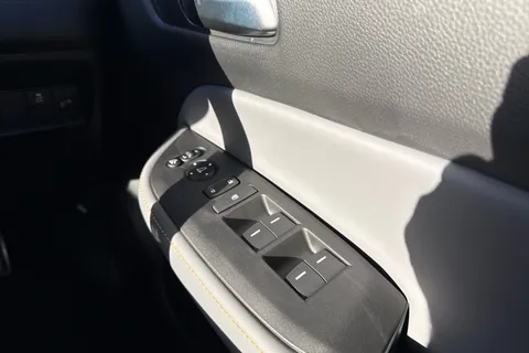 DK75NVY Honda Jazz 1.5 i-MMD Hybrid Advance Sport 5dr eCVT Thumbnail #27