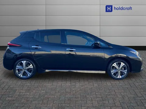 ME72BVF Nissan LEAF 110kW Tekna 40kWh 5dr Auto Thumbnail #3