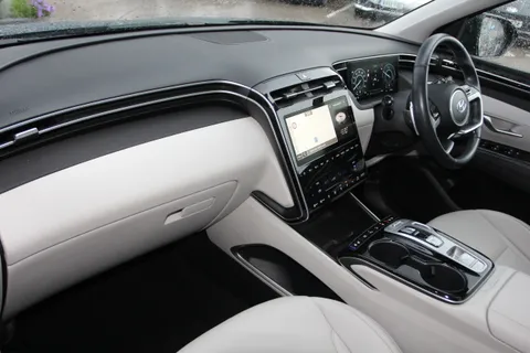 GJ72XGR Hyundai Tucson 1.6 TGDi Plug-in Hybrid Ultimate 5dr 4WD Auto Thumbnail #3