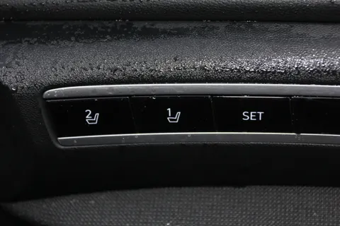 GJ72XGR Hyundai Tucson 1.6 TGDi Plug-in Hybrid Ultimate 5dr 4WD Auto Thumbnail #29