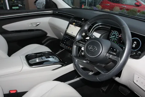 GJ72XGR Hyundai Tucson 1.6 TGDi Plug-in Hybrid Ultimate 5dr 4WD Auto Thumbnail #11