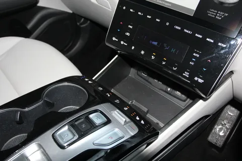 GJ72XGR Hyundai Tucson 1.6 TGDi Plug-in Hybrid Ultimate 5dr 4WD Auto Thumbnail #22