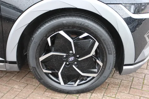 10 of 43 for Hyundai Ioniq 5 160kW Premium 73 kWh 5dr Auto . - This 2021 Hyundai IONIQ 5 Premium is a Hyundai manufacturer approved electric vehicle with a full dealership service history, having only had one owner and a very low mileage of just 15,290 miles.