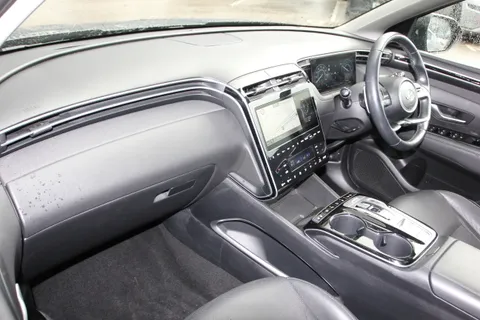 PX71ZXU Hyundai Tucson 1.6 TGDi Hybrid 230 Ultimate 5dr 2WD Auto Thumbnail #3