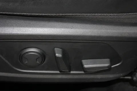 PX71ZXU Hyundai Tucson 1.6 TGDi Hybrid 230 Ultimate 5dr 2WD Auto Thumbnail #26