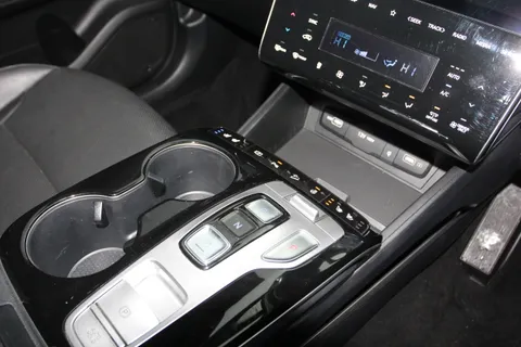 PX71ZXU Hyundai Tucson 1.6 TGDi Hybrid 230 Ultimate 5dr 2WD Auto Thumbnail #20