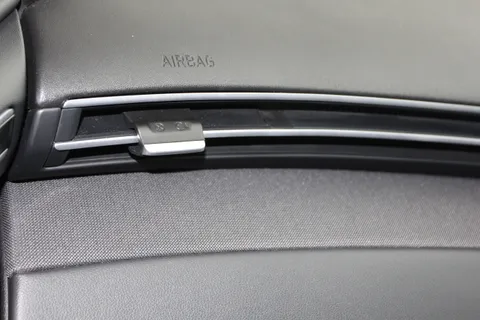 RE71VVU Hyundai Tucson 1.6 TGDi Hybrid 230 Ultimate 5dr 2WD Auto Thumbnail #33