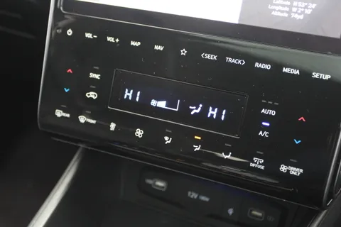 RE71VVU Hyundai Tucson 1.6 TGDi Hybrid 230 Ultimate 5dr 2WD Auto Thumbnail #20