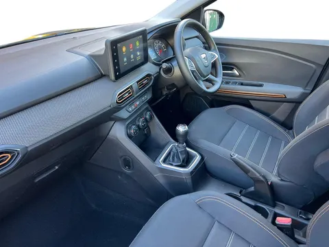 DL22DBV Dacia Sandero Stepway 1.0 TCe Comfort 5dr Thumbnail #4