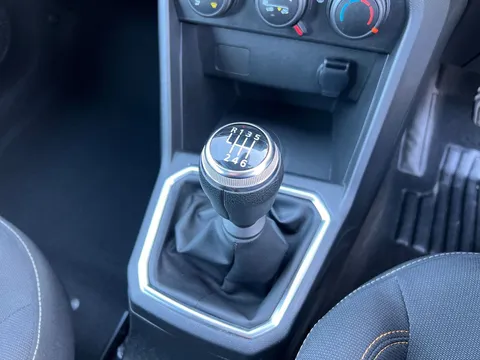 DL22DBV Dacia Sandero Stepway 1.0 TCe Comfort 5dr Thumbnail #13