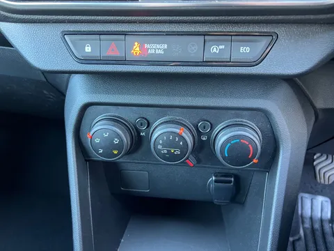 DL22DBV Dacia Sandero Stepway 1.0 TCe Comfort 5dr Thumbnail #19